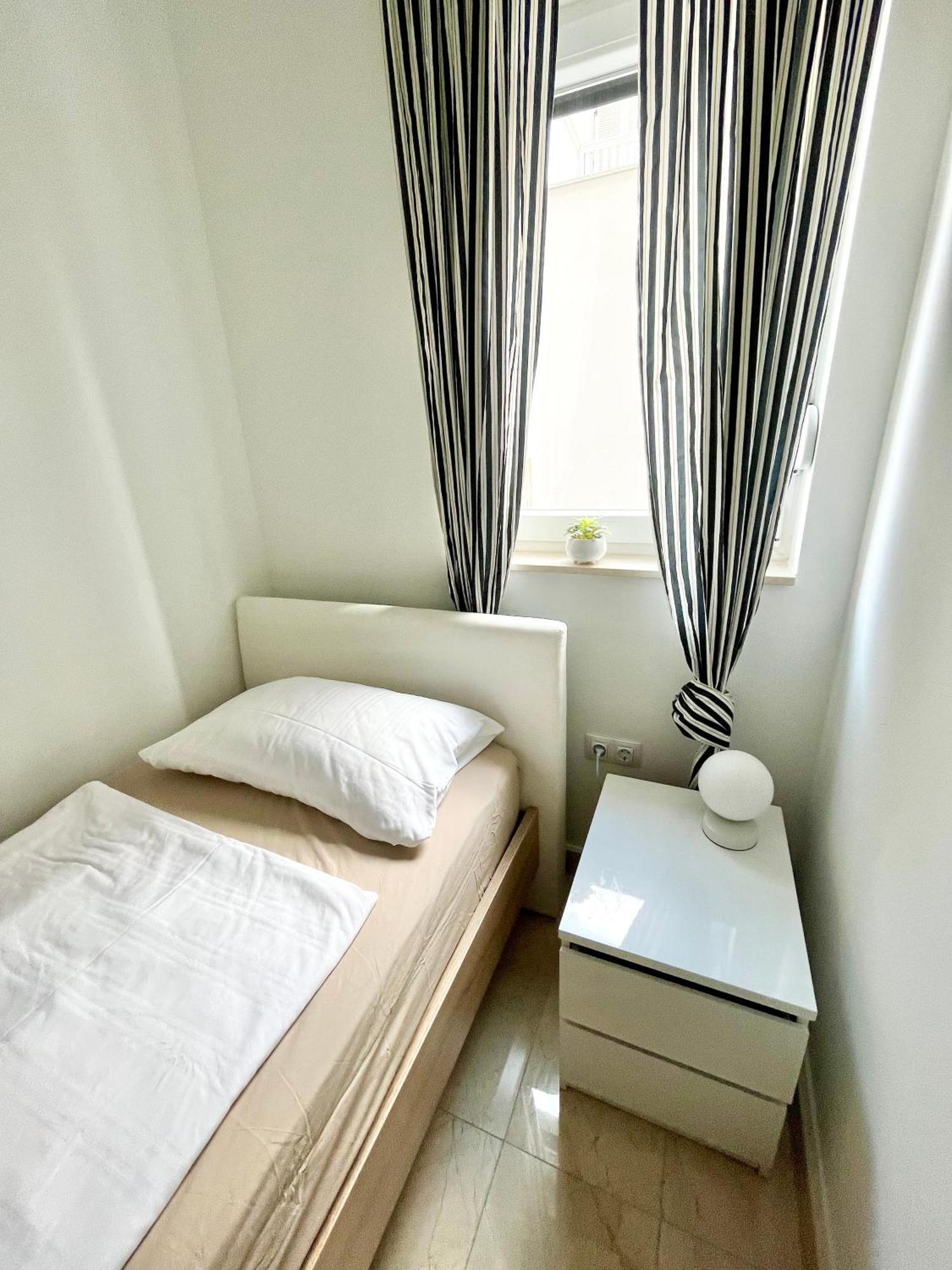 Apartment Laura Podstrana Ngoại thất bức ảnh